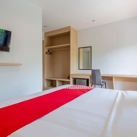 Oyo 1053 Bloom Guest House Chiang Mai Zewnętrze zdjęcie