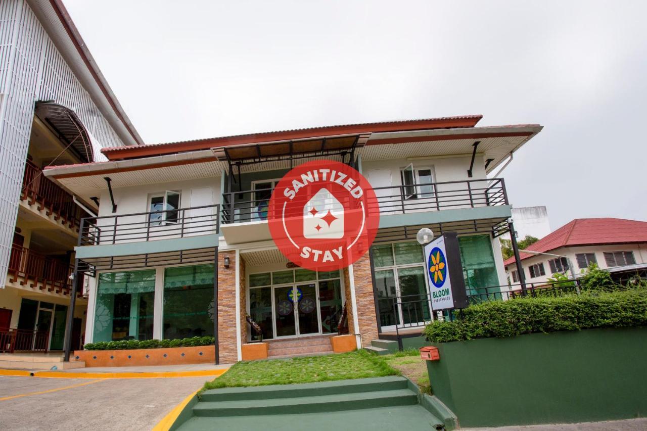Oyo 1053 Bloom Guest House Chiang Mai Zewnętrze zdjęcie